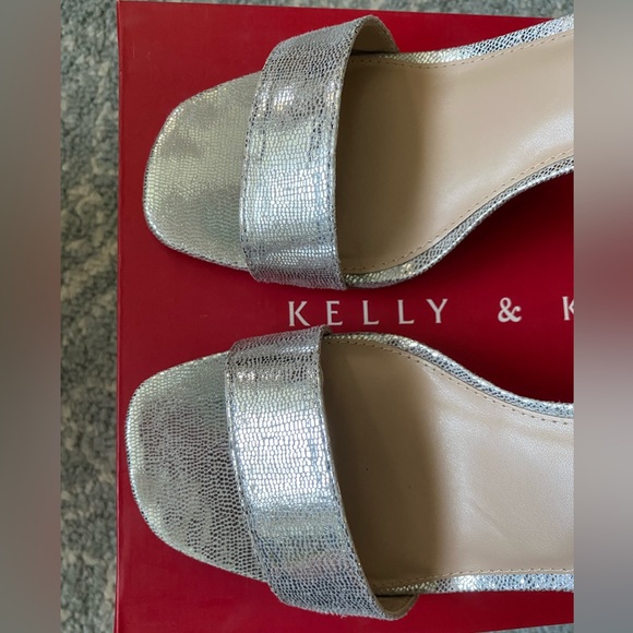 Kelly & Katie Caital Heels Silver 7M - Picture 8 of 17